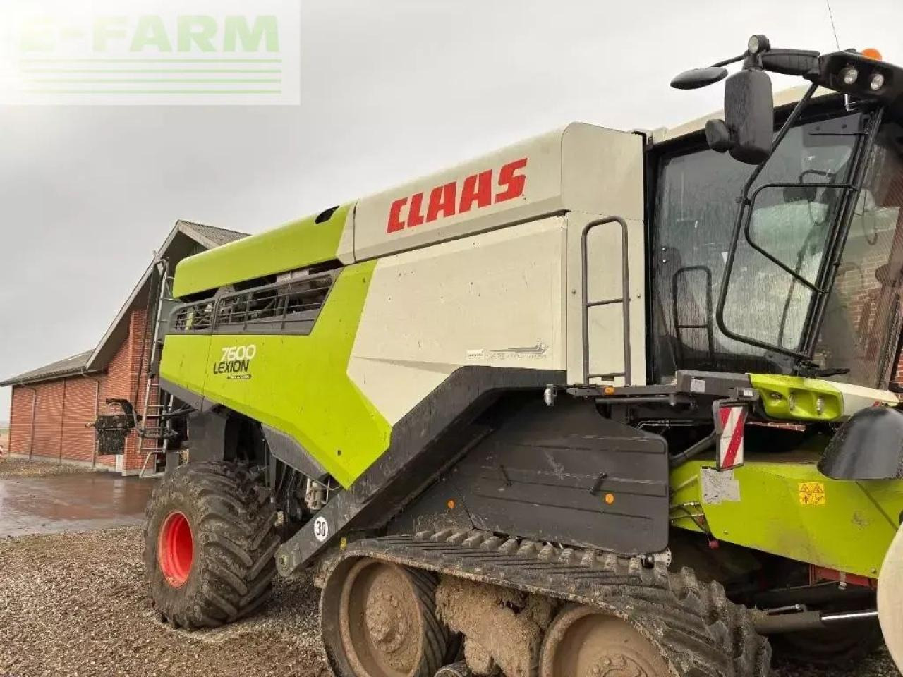 CLAAS lexion 7600 tt 4wd - Obilný kombajn: obrázok 2 CLAAS lexion 7600 tt 4wd - Obilný kombajn: obrázok 2