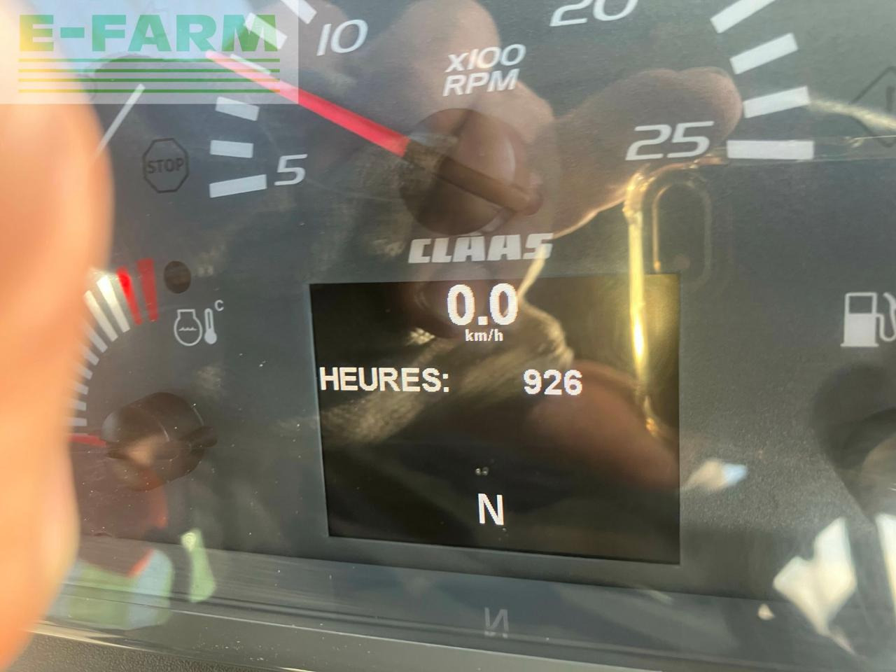 CLAAS nexos 220 ve cabine 4rm - Traktor: obrázok 4 CLAAS nexos 220 ve cabine 4rm - Traktor: obrázok 4