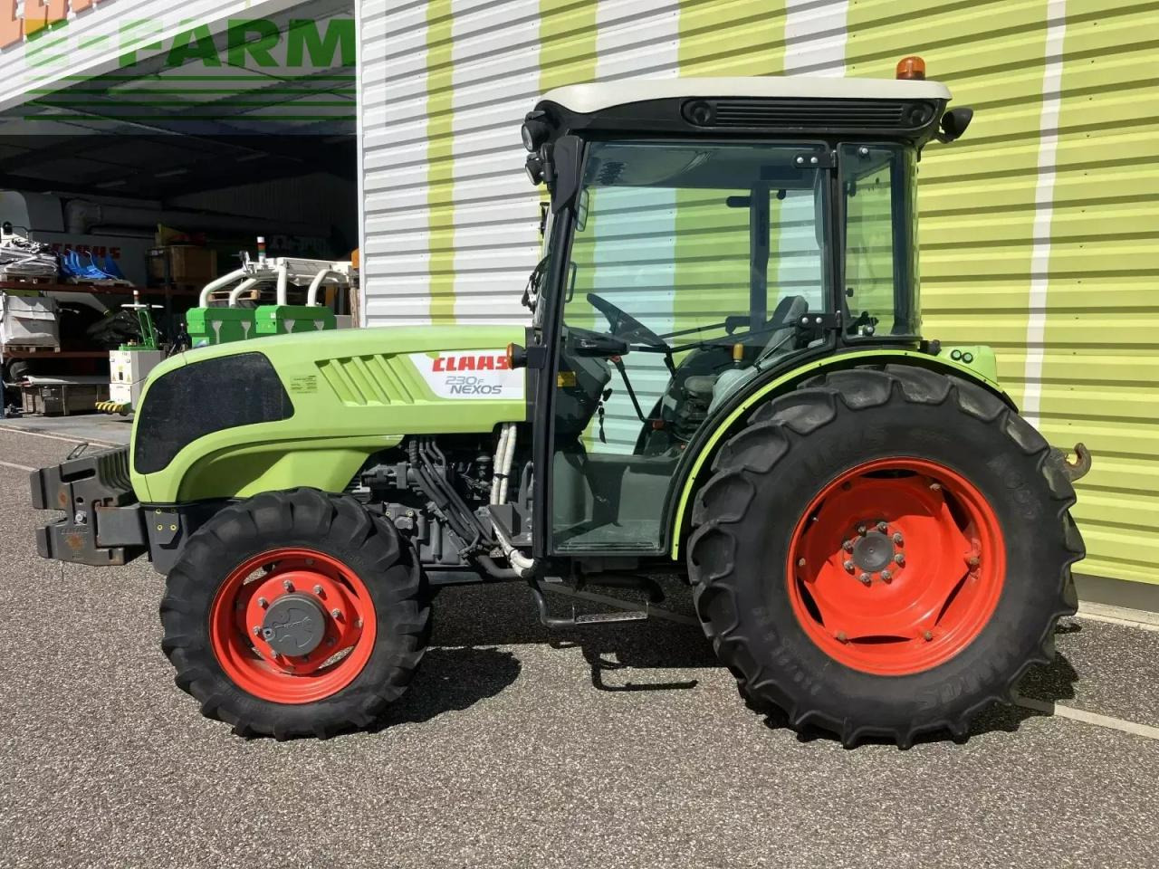 CLAAS nexos 230 f - Traktor: obrázok 2 CLAAS nexos 230 f - Traktor: obrázok 2