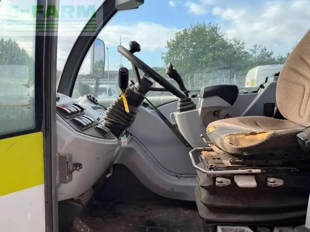 Teleskopický nakladač CLAAS scorpion 9040: obrázok 6