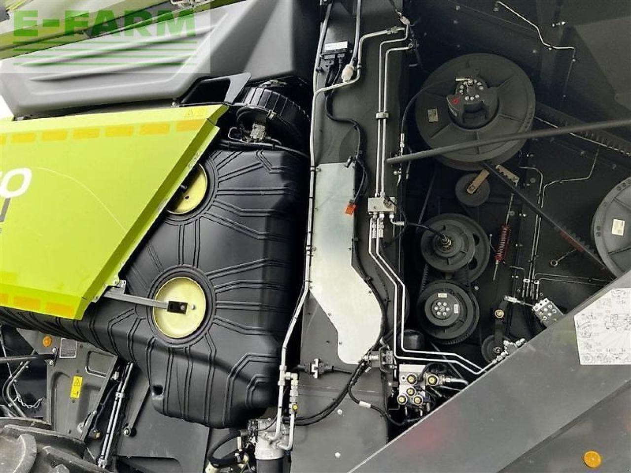 Obilný kombajn CLAAS trion 750 terra trac tt: obrázok 10