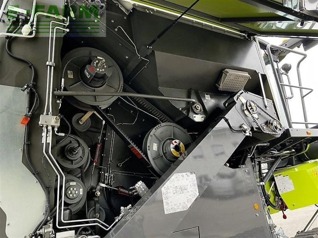 Obilný kombajn CLAAS trion 750 terra trac tt: obrázok 9