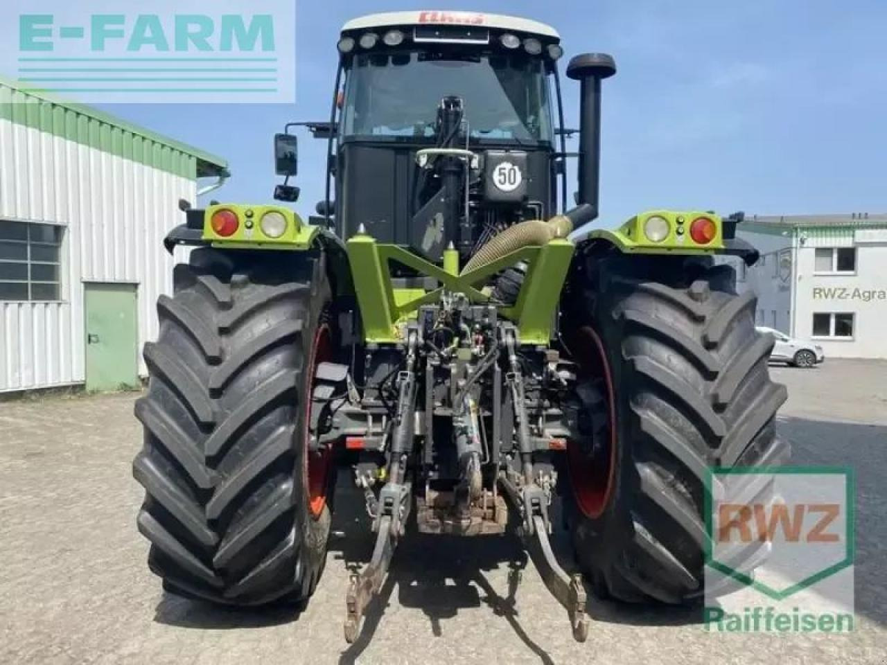 CLAAS xerion 3300 trac vc TRAC VC - Traktor: obrázok 3 CLAAS xerion 3300 trac vc TRAC VC - Traktor: obrázok 3