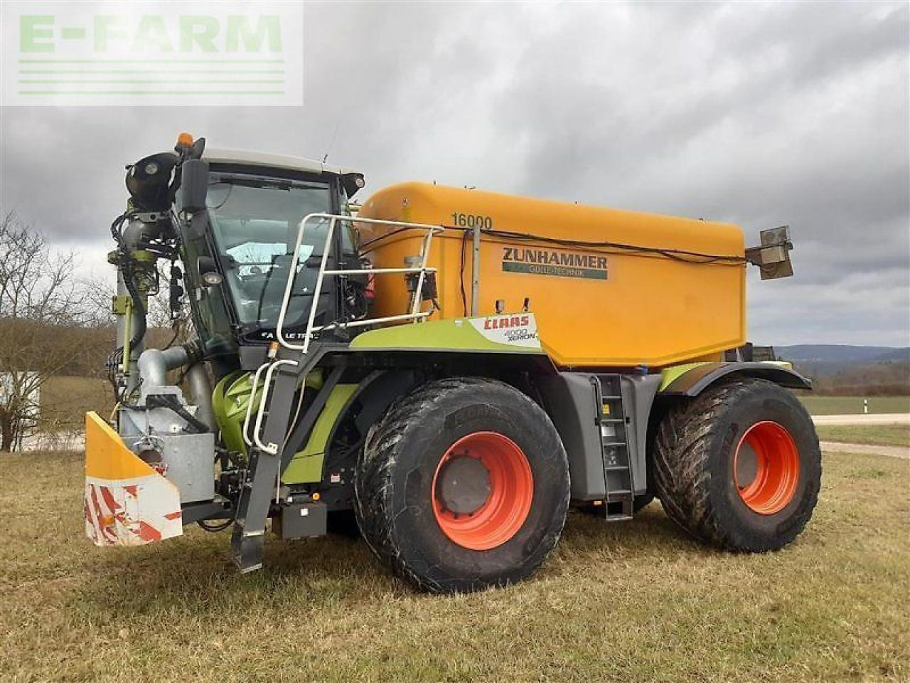 CLAAS xerion 4000 saddle trac SADDLE TRAC - Samohybný postrekovač: obrázok 3 CLAAS xerion 4000 saddle trac SADDLE TRAC - Samohybný postrekovač: obrázok 3