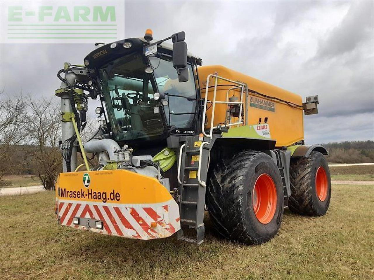 CLAAS xerion 4000 saddle trac SADDLE TRAC - Samohybný postrekovač: obrázok 1 CLAAS xerion 4000 saddle trac SADDLE TRAC - Samohybný postrekovač: obrázok 1