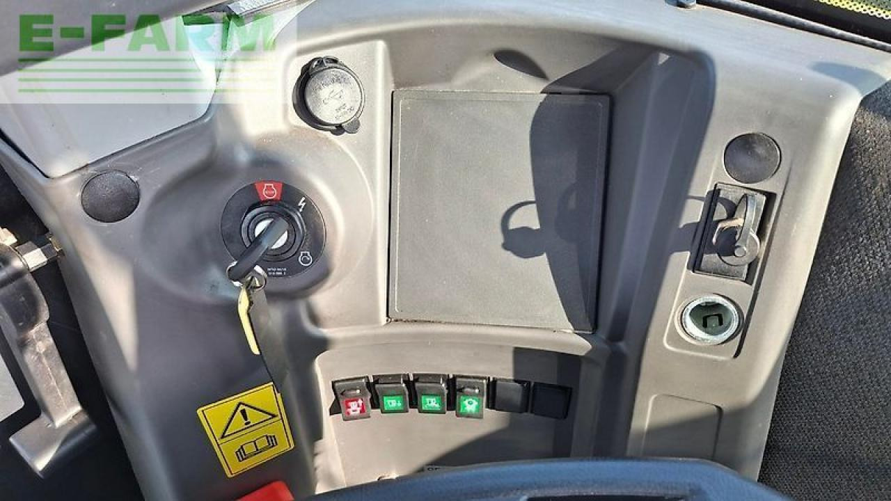 CLAAS xerion 4000 t vc - Traktor: obrázok 2 CLAAS xerion 4000 t vc - Traktor: obrázok 2