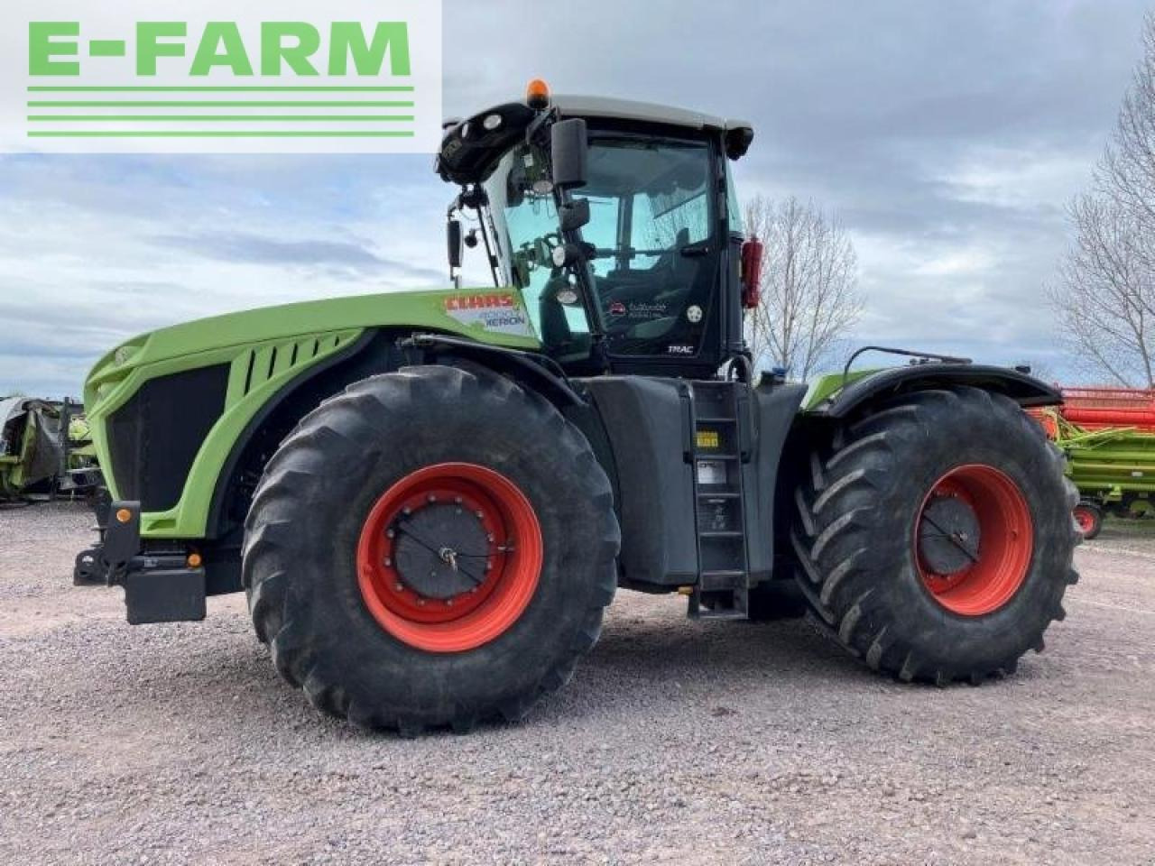 CLAAS xerion 4000 trac TRAC - Traktor: obrázok 1 CLAAS xerion 4000 trac TRAC - Traktor: obrázok 1