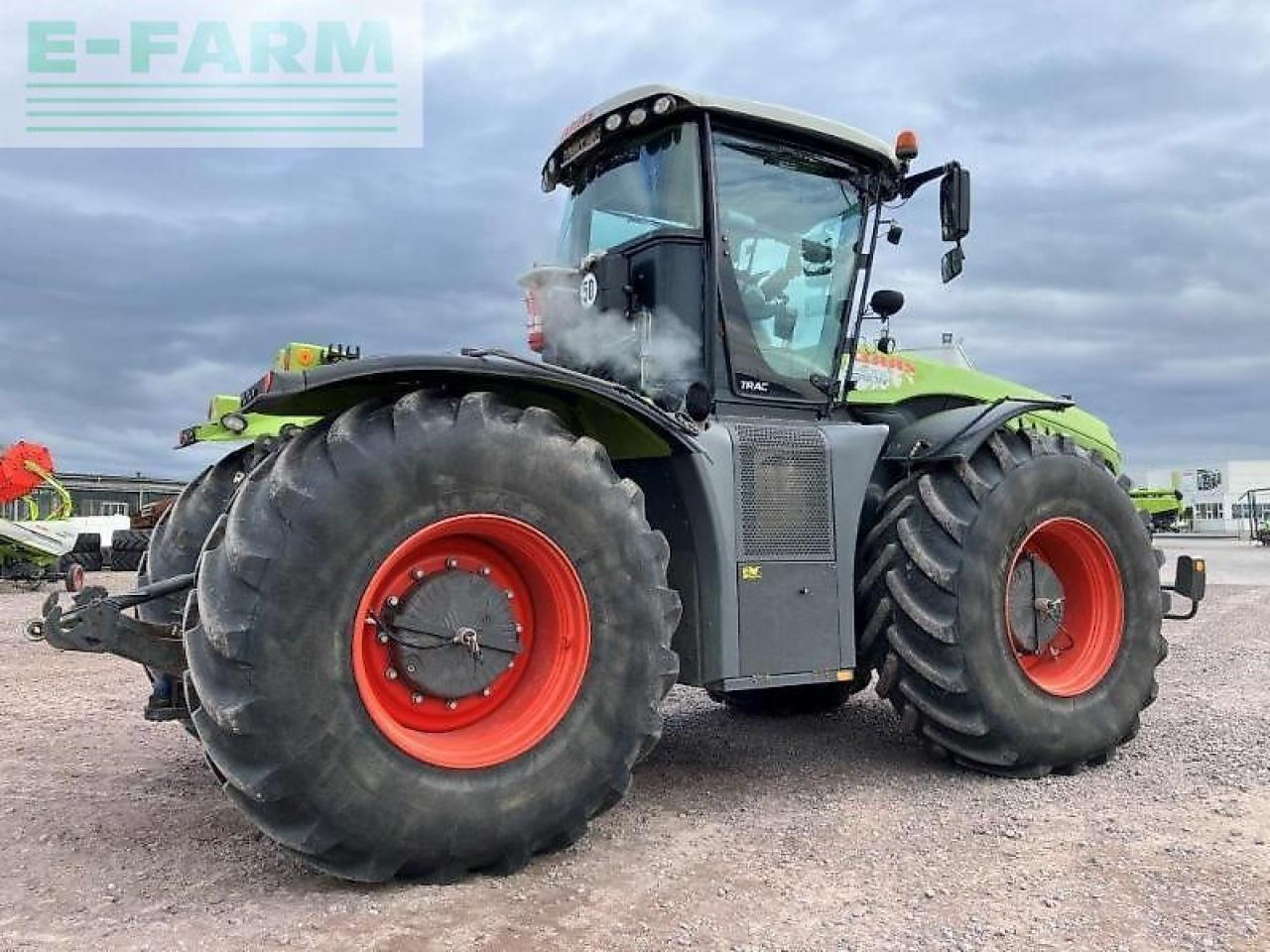 CLAAS xerion 4000 trac TRAC - Traktor: obrázok 4 CLAAS xerion 4000 trac TRAC - Traktor: obrázok 4