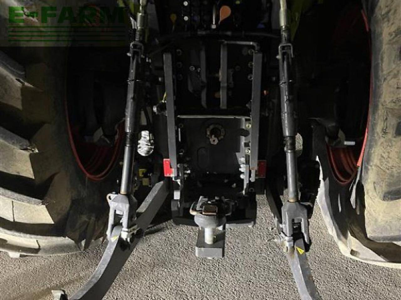 CLAAS xerion 4000 trac vc TRAC VC - Traktor: obrázok 5 CLAAS xerion 4000 trac vc TRAC VC - Traktor: obrázok 5