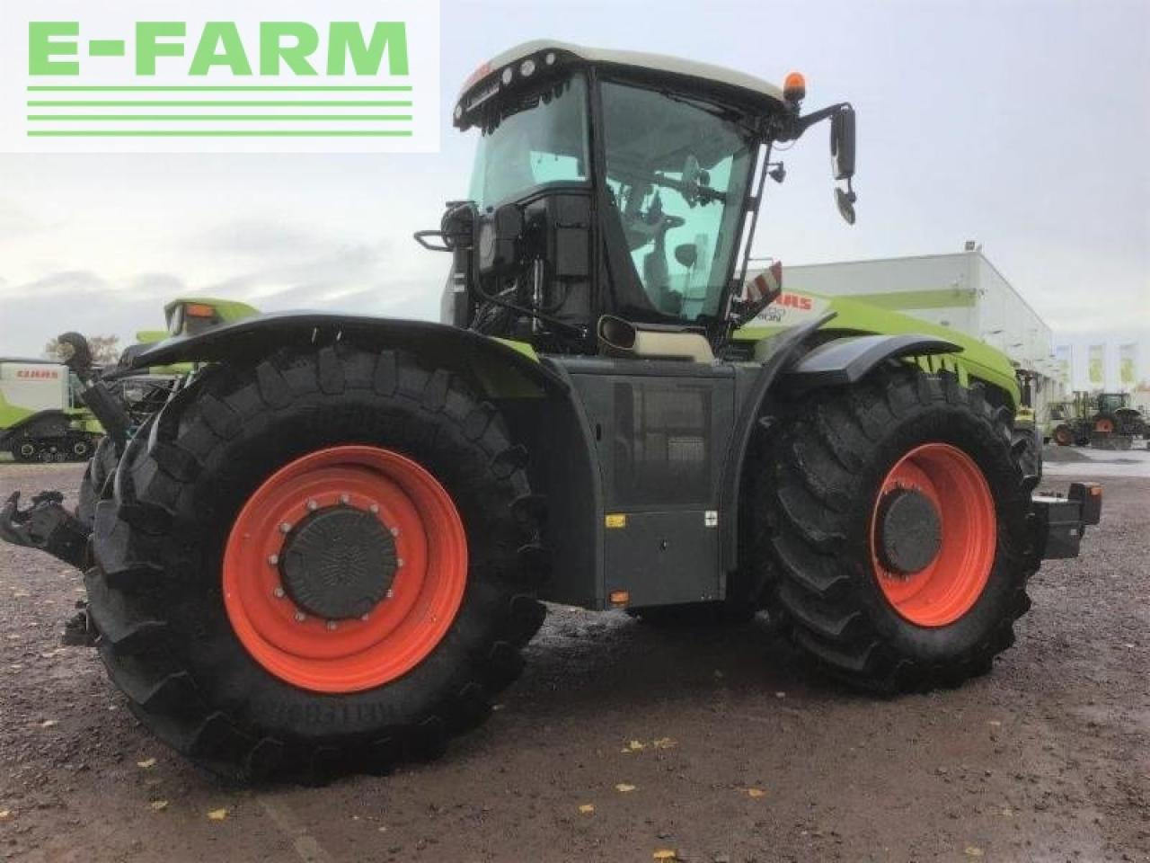 CLAAS xerion 4200 trac vc TRAC VC - Traktor: obrázok 4 CLAAS xerion 4200 trac vc TRAC VC - Traktor: obrázok 4