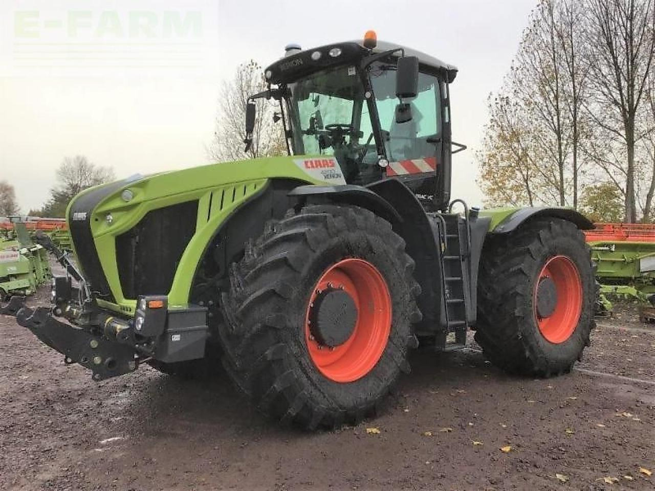CLAAS xerion 4200 trac vc TRAC VC - Traktor: obrázok 2 CLAAS xerion 4200 trac vc TRAC VC - Traktor: obrázok 2