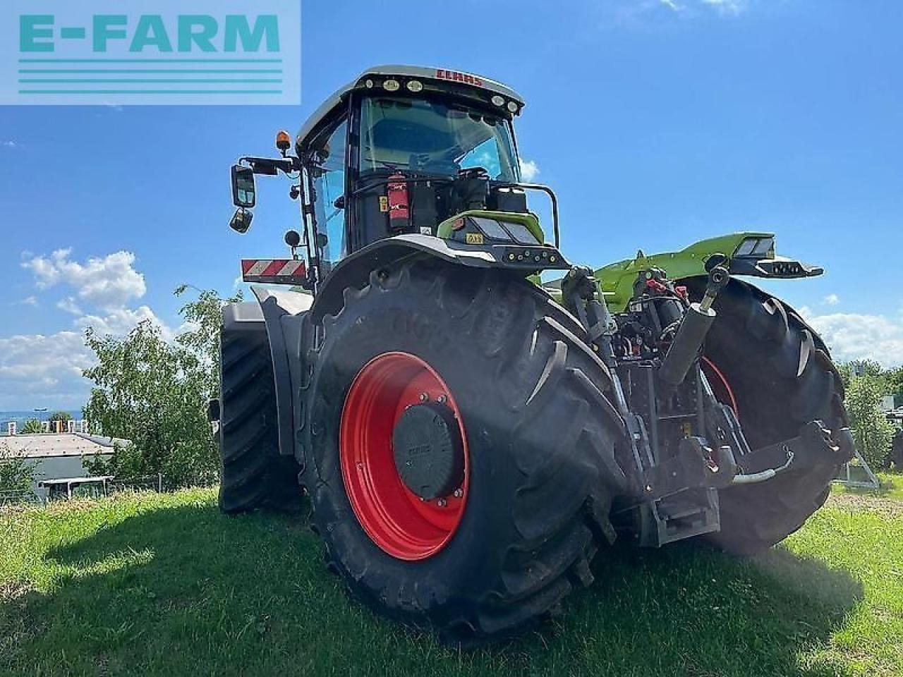 CLAAS xerion 4200 trac vc TRAC VC - Traktor: obrázok 4 CLAAS xerion 4200 trac vc TRAC VC - Traktor: obrázok 4
