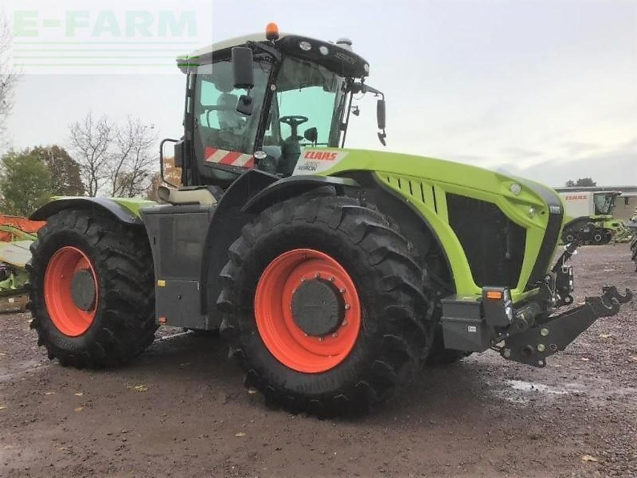 CLAAS xerion 4200 trac vc TRAC VC - Traktor: obrázok 4 CLAAS xerion 4200 trac vc TRAC VC - Traktor: obrázok 4