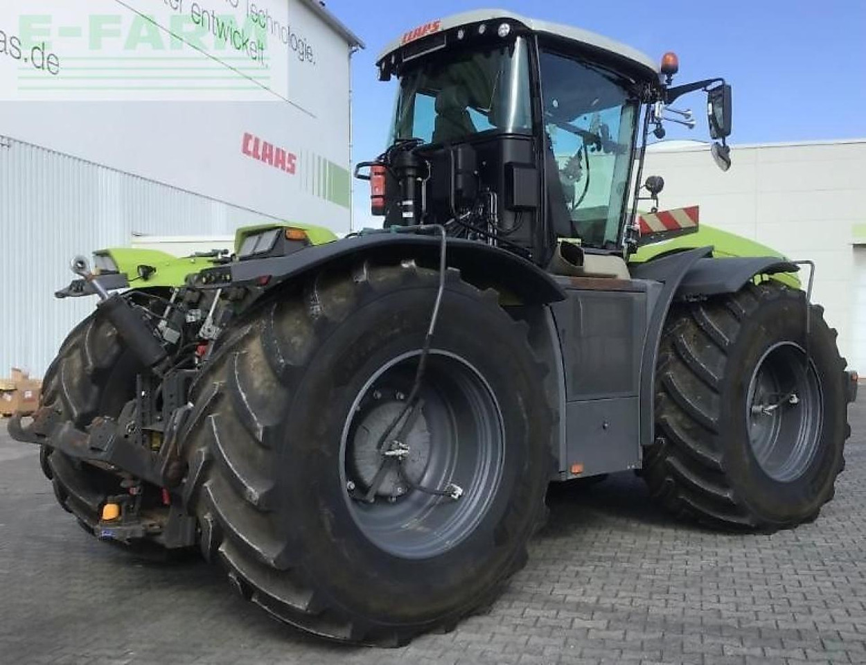CLAAS xerion 5000 trac vc TRAC VC - Traktor: obrázok 5 CLAAS xerion 5000 trac vc TRAC VC - Traktor: obrázok 5