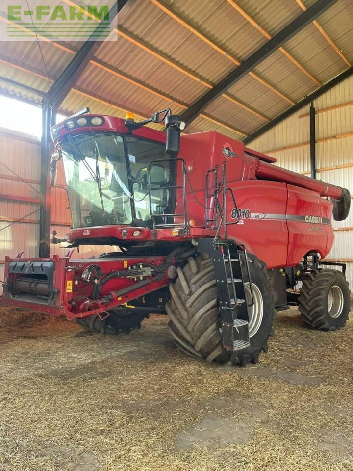 Case-IH 8010 - Obilný kombajn: obrázok 1 Case-IH 8010 - Obilný kombajn: obrázok 1