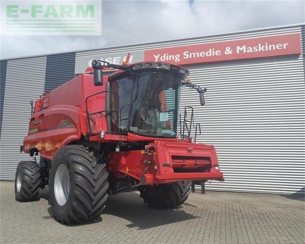 Case-IH 8250 kampagnepris axial-flow 8250 med 35 fod varioskærebord - Obilný kombajn: obrázok 1 Case-IH 8250 kampagnepris axial-flow 8250 med 35 fod varioskærebord - Obilný kombajn: obrázok 1