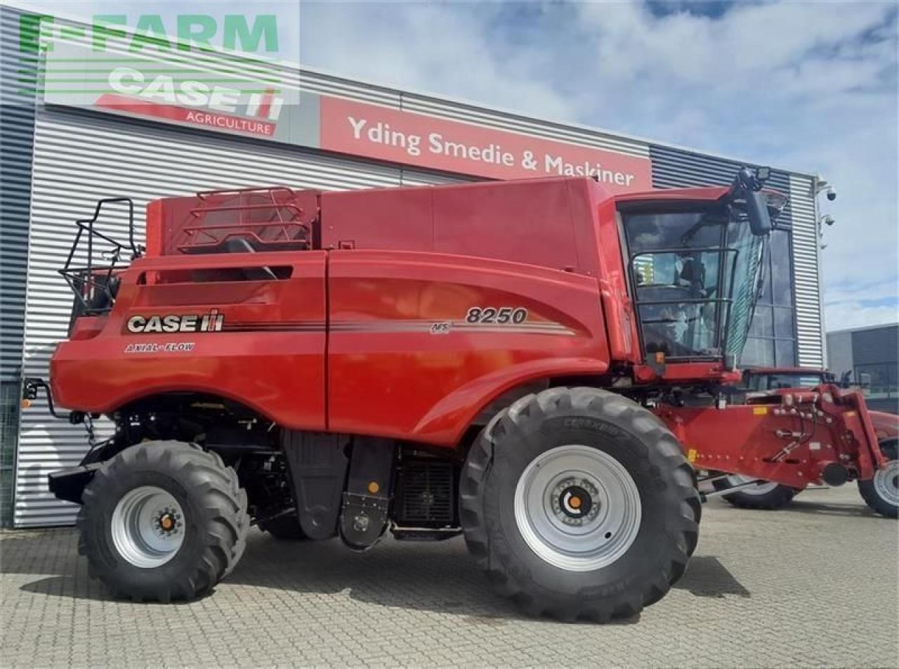 Case-IH 8250 kampagnepris axial-flow 8250 med 35 fod varioskærebord - Obilný kombajn: obrázok 2 Case-IH 8250 kampagnepris axial-flow 8250 med 35 fod varioskærebord - Obilný kombajn: obrázok 2