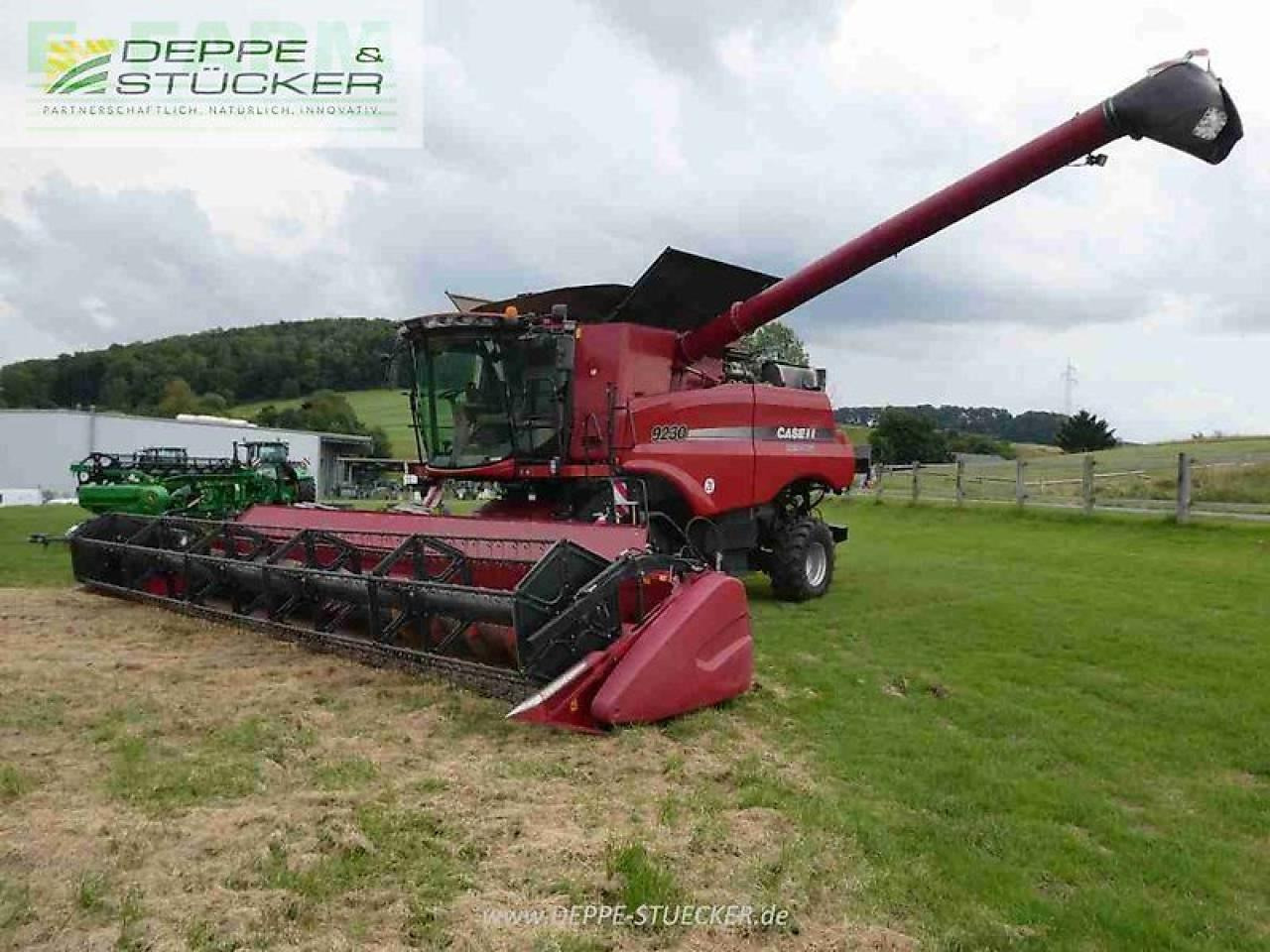 Case-IH 9230 raupe - Obilný kombajn: obrázok 2 Case-IH 9230 raupe - Obilný kombajn: obrázok 2