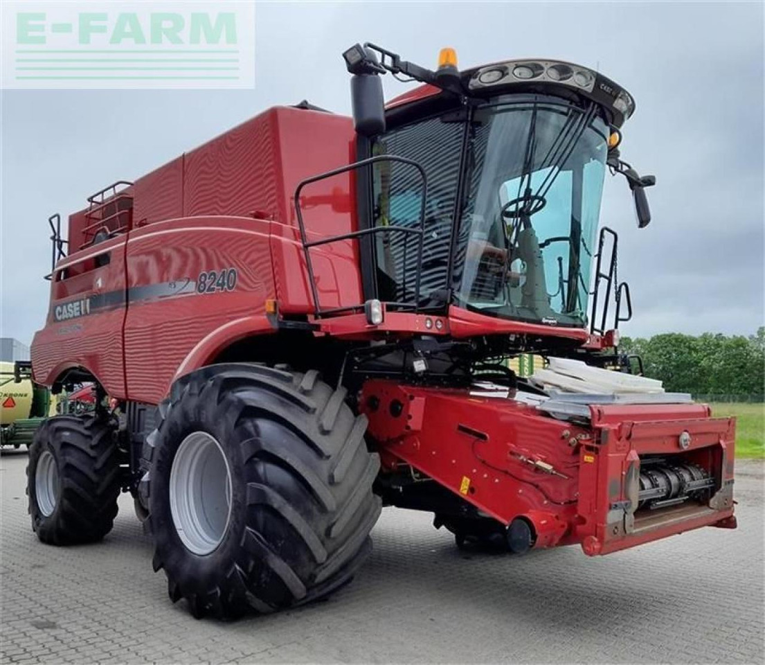 Case-IH axial flow 8240 med 30 fods vario skærebord - Obilný kombajn: obrázok 3 Case-IH axial flow 8240 med 30 fods vario skærebord - Obilný kombajn: obrázok 3
