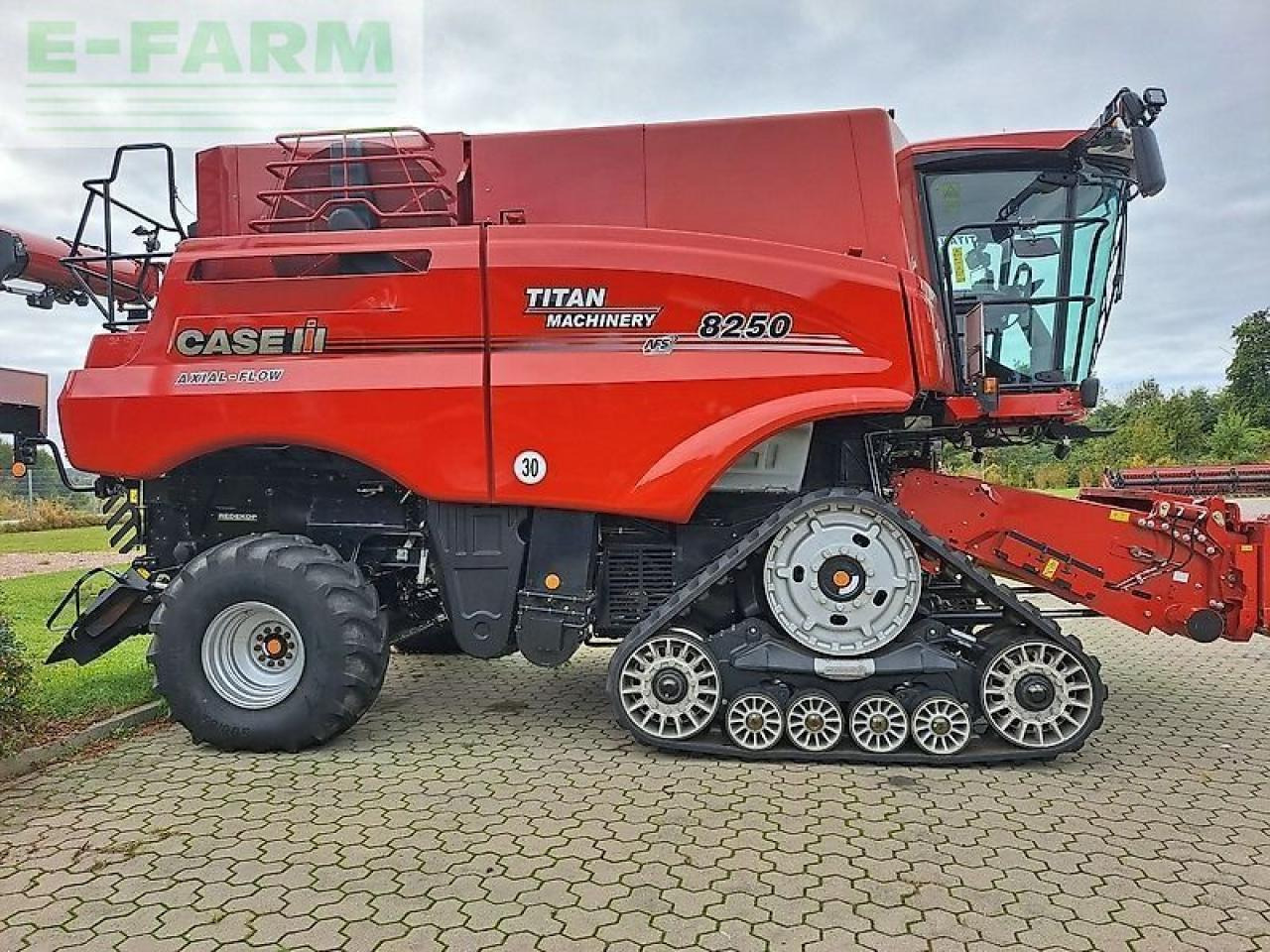 Case-IH axial flow 8250 st5 - Obilný kombajn: obrázok 4 Case-IH axial flow 8250 st5 - Obilný kombajn: obrázok 4
