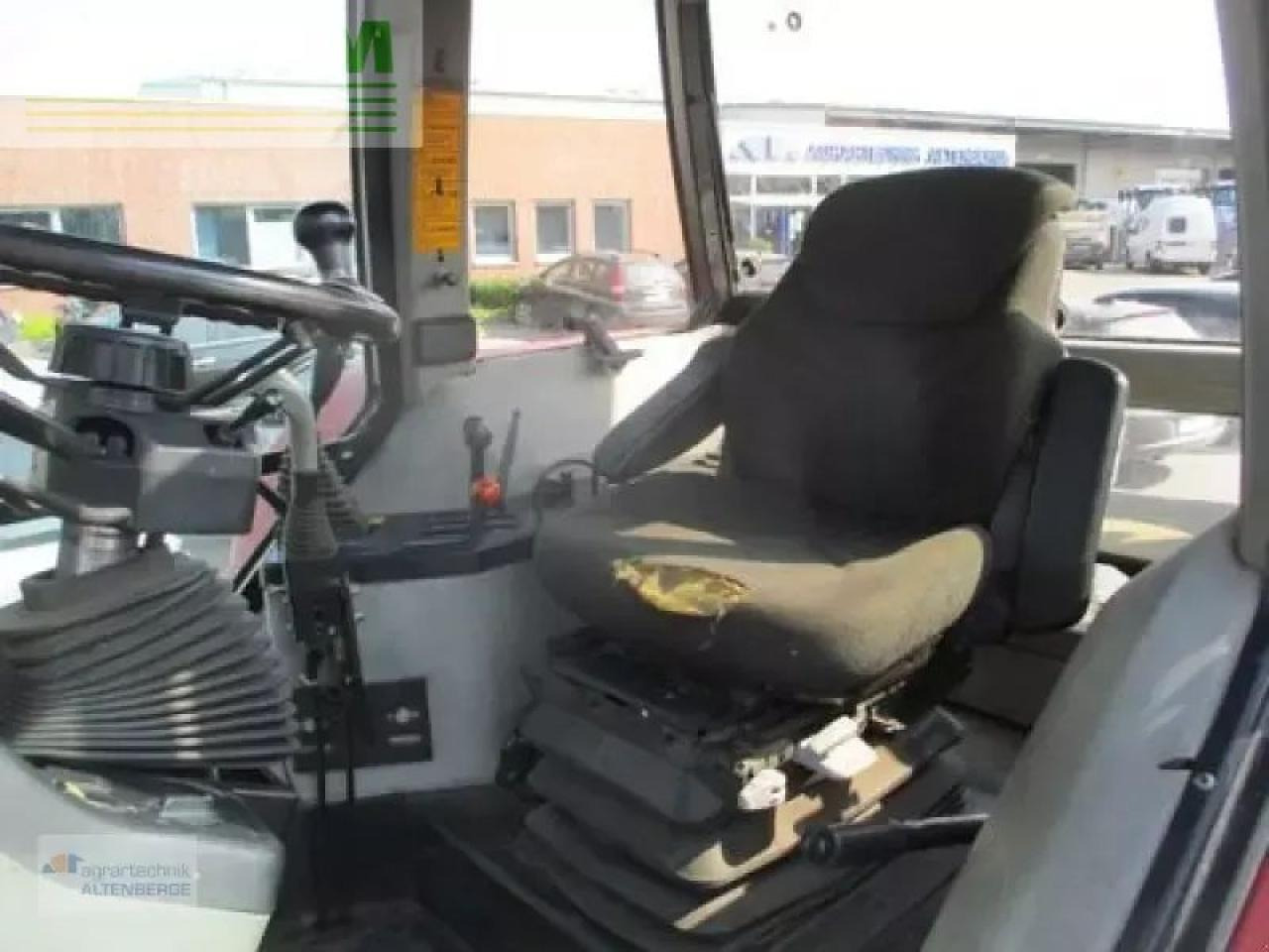 Case-IH maxxum 5120 powershift plus - Traktor: obrázok 5 Case-IH maxxum 5120 powershift plus - Traktor: obrázok 5