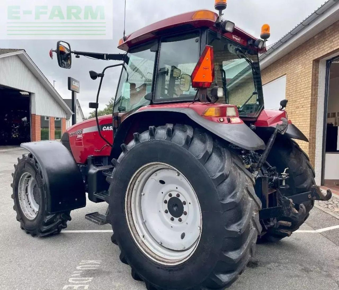 Case-IH mxm 155 pro - Traktor: obrázok 4 Case-IH mxm 155 pro - Traktor: obrázok 4