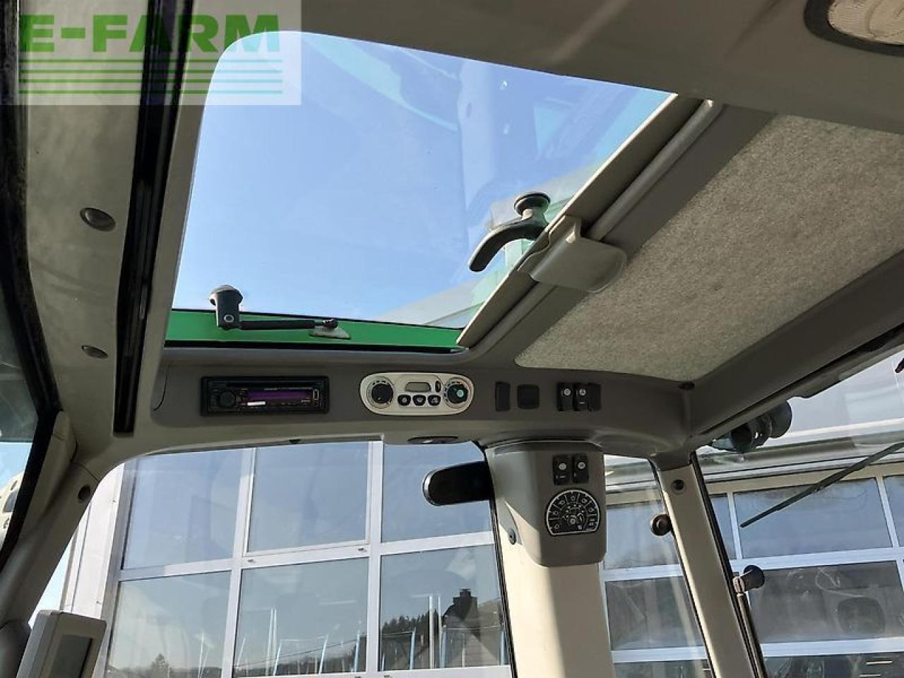 Deutz-Fahr 7250 agrotron ttv - Traktor: obrázok 5 Deutz-Fahr 7250 agrotron ttv - Traktor: obrázok 5
