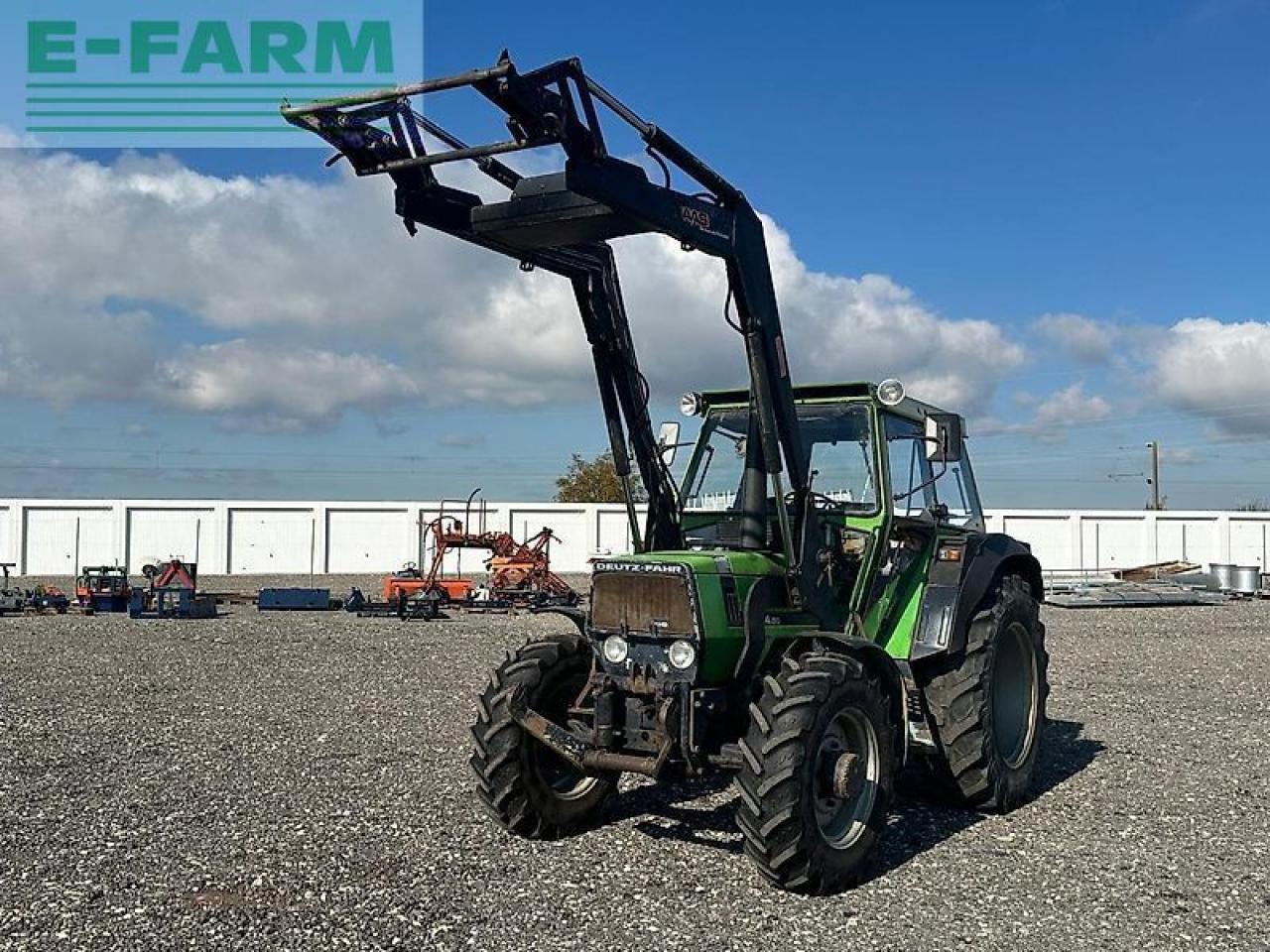 Deutz-Fahr dx 4.50 mit frontlader und fronthydraulik - Traktor: obrázok 3 Deutz-Fahr dx 4.50 mit frontlader und fronthydraulik - Traktor: obrázok 3