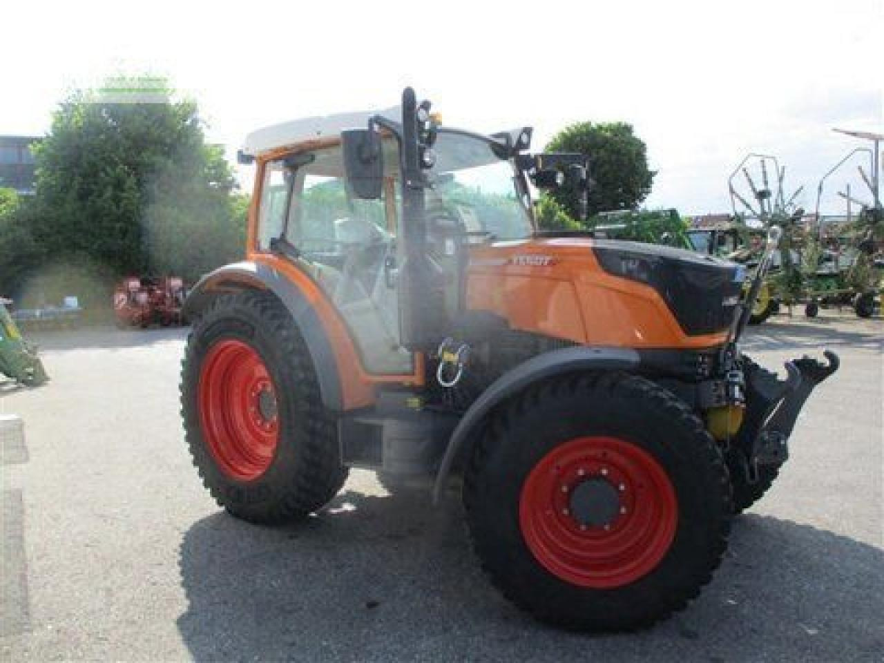 Fendt 211 s vario gen3 power #876 - Traktor: obrázok 3 Fendt 211 s vario gen3 power #876 - Traktor: obrázok 3