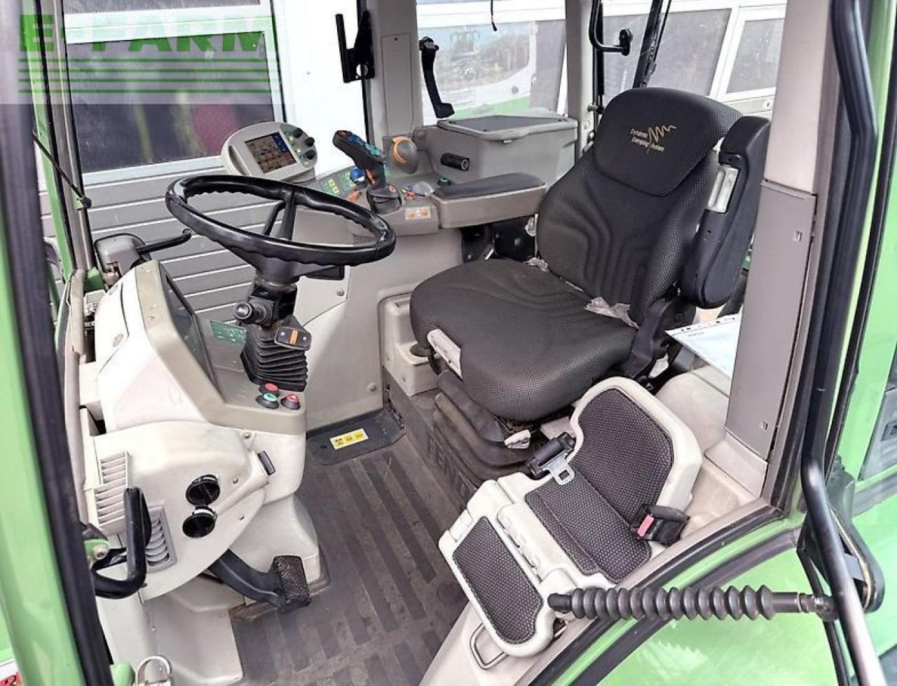 Fendt 820 vario tms 731 3sx - Traktor: obrázok 4 Fendt 820 vario tms 731 3sx - Traktor: obrázok 4