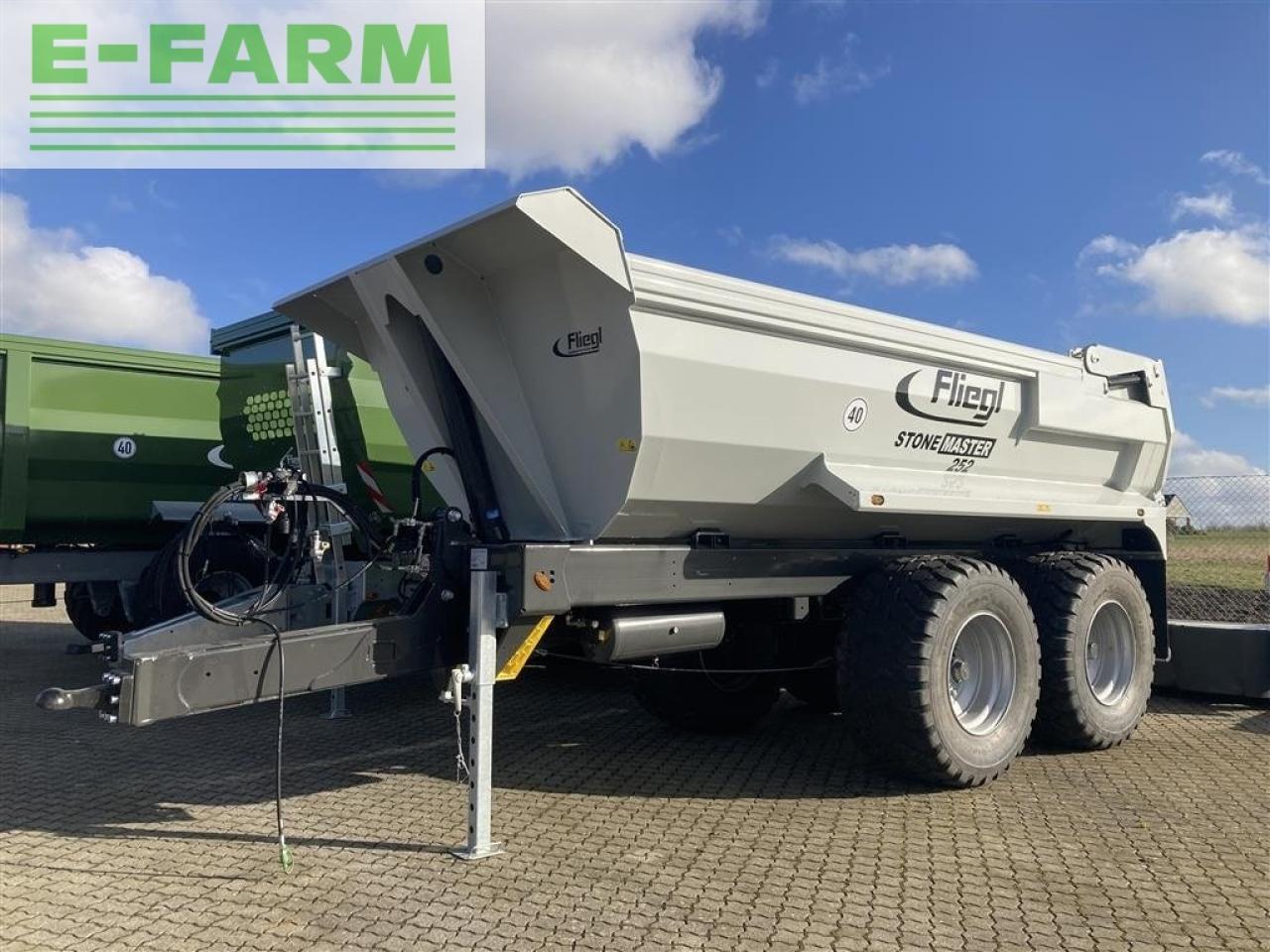 Fliegl stone master 252 profi - Poľnohospodársky sklápěcí príves: obrázok 2 Fliegl stone master 252 profi - Poľnohospodársky sklápěcí príves: obrázok 2
