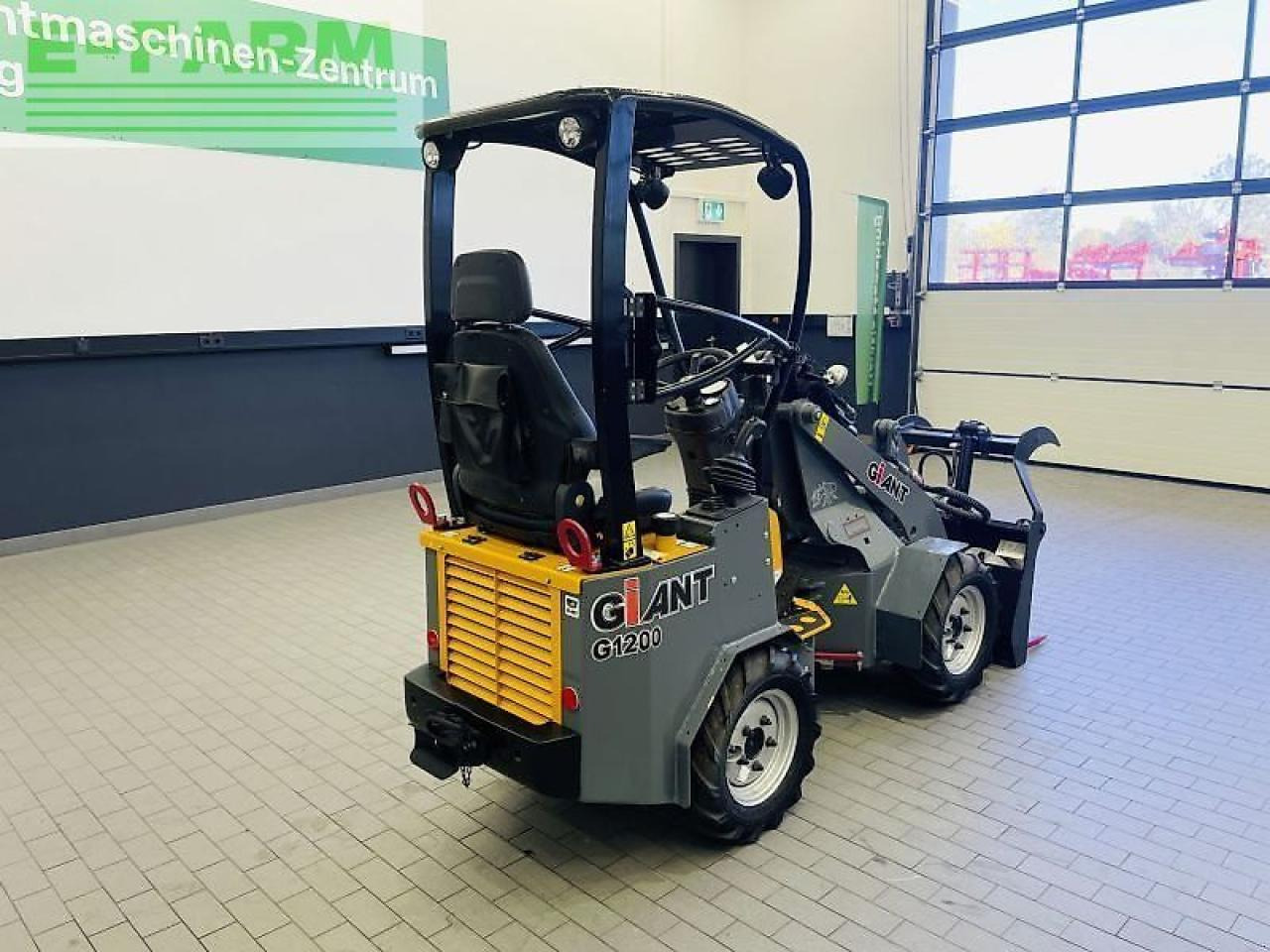 Giant g1200 - Mini rýpadlo: obrázok 5 Giant g1200 - Mini rýpadlo: obrázok 5