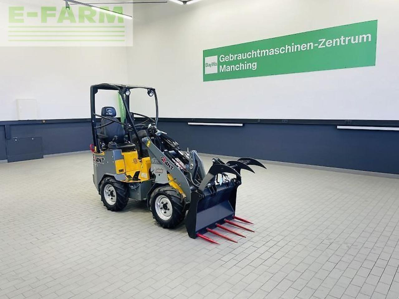 Giant g1200 - Mini rýpadlo: obrázok 1 Giant g1200 - Mini rýpadlo: obrázok 1