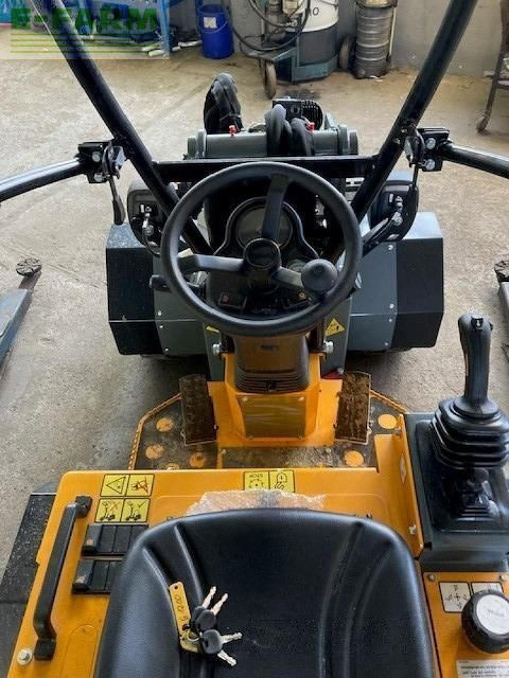 Giant g1200 tele -teleskopradlader - Mini rýpadlo: obrázok 4 Giant g1200 tele -teleskopradlader - Mini rýpadlo: obrázok 4