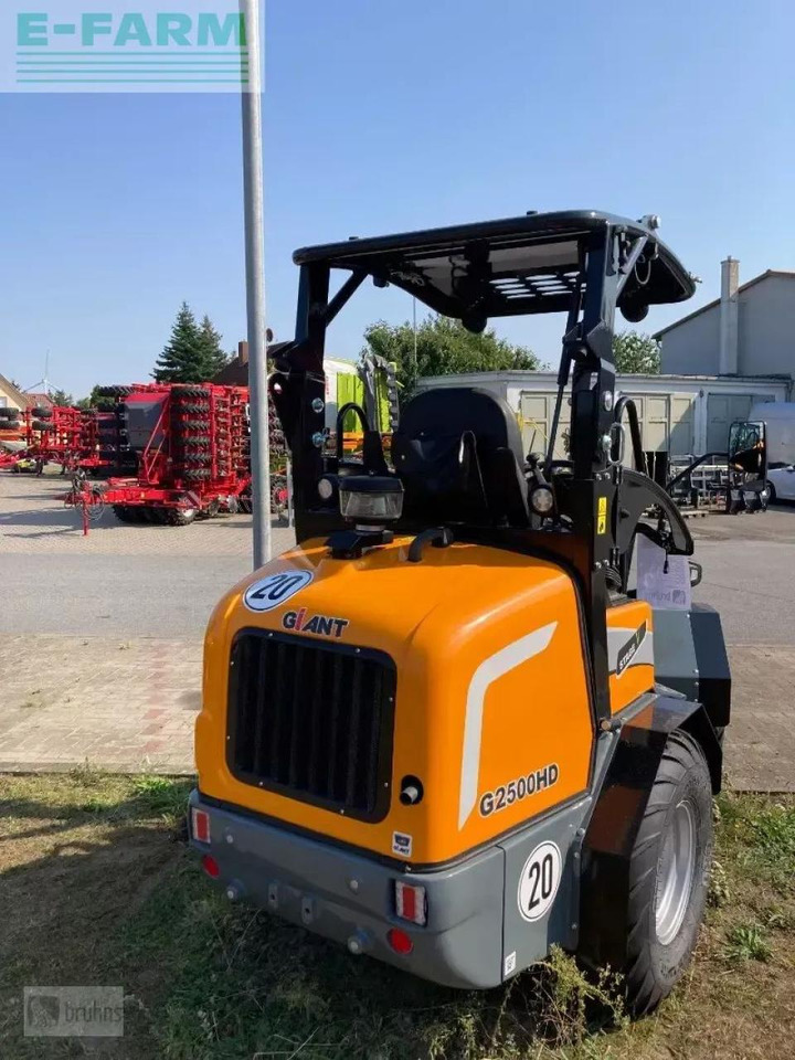 Giant g2500 hd - Mini rýpadlo: obrázok 5 Giant g2500 hd - Mini rýpadlo: obrázok 5