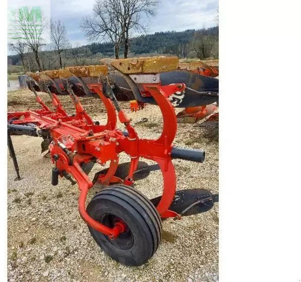 Gregoire Besson gregoire besson - Pluh: obrázok 3 Gregoire Besson gregoire besson - Pluh: obrázok 3