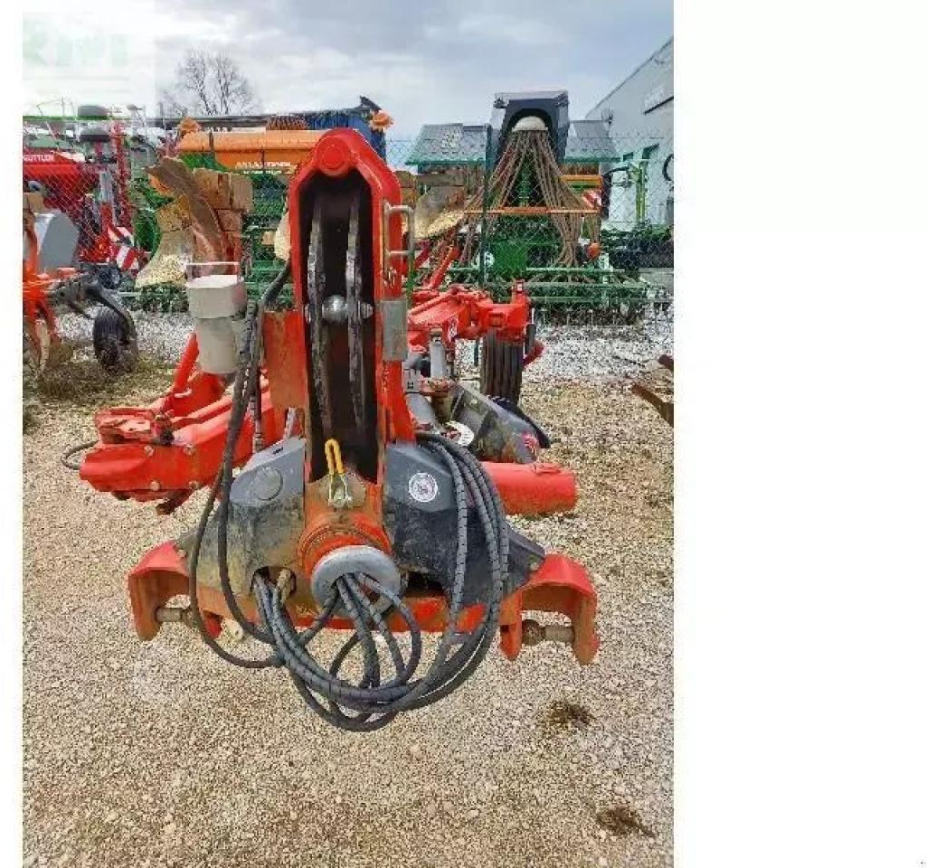 Gregoire Besson gregoire besson - Pluh: obrázok 4 Gregoire Besson gregoire besson - Pluh: obrázok 4