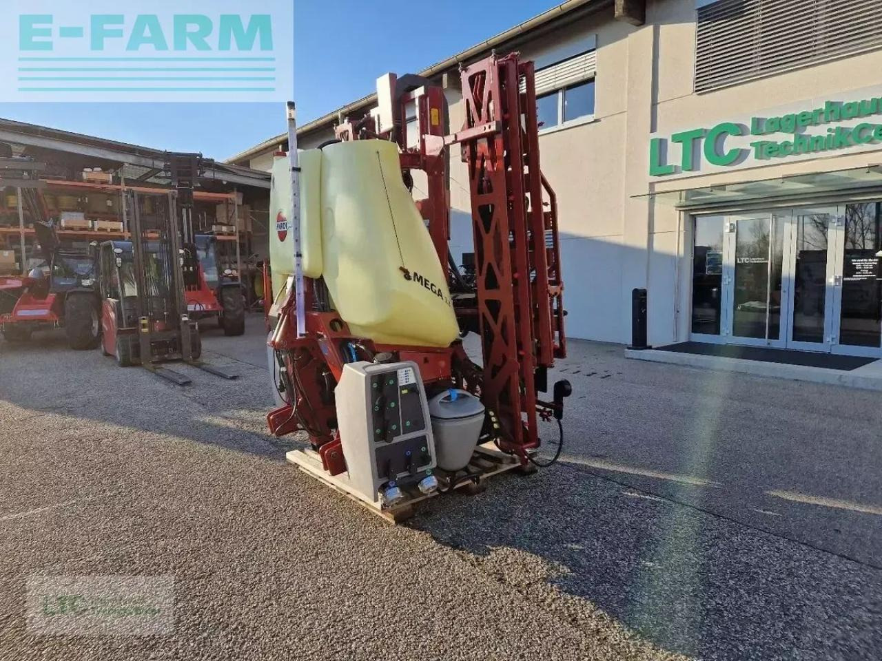 Hardi mega 12 - Ťahaný postrekovač: obrázok 1 Hardi mega 12 - Ťahaný postrekovač: obrázok 1