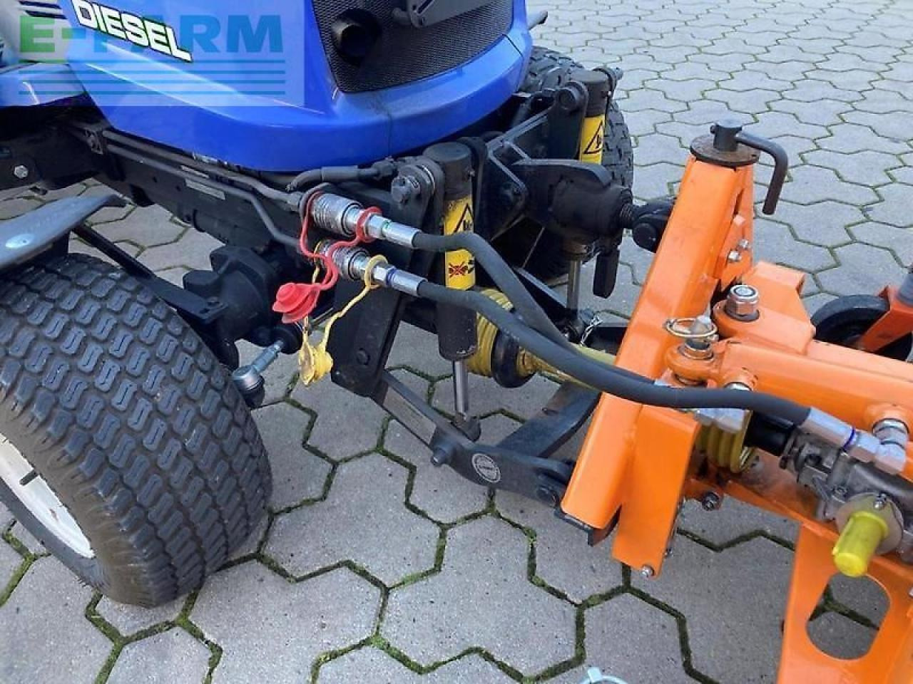 Iseki tgx 237 kehrmaschine, sichermäher - Traktor: obrázok 3 Iseki tgx 237 kehrmaschine, sichermäher - Traktor: obrázok 3