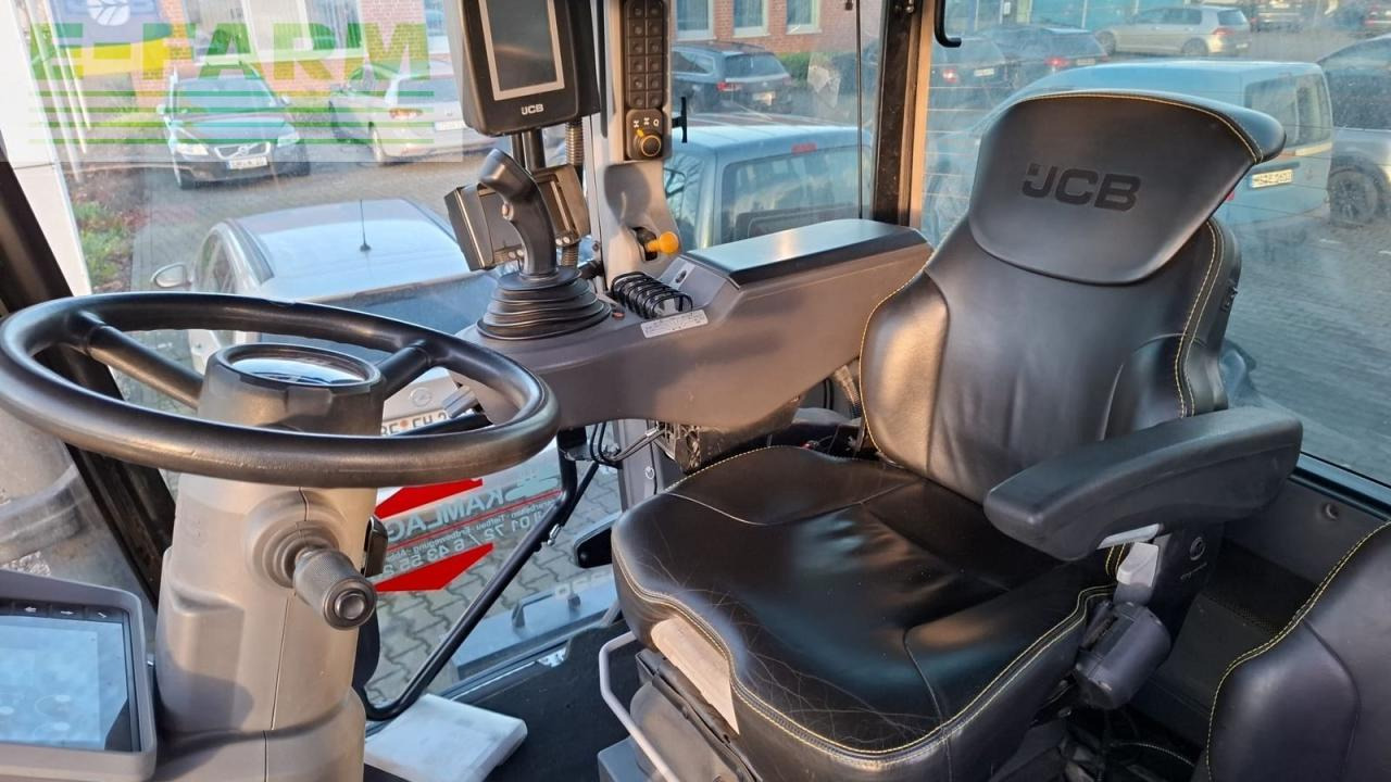 Traktor JCB 4220 fastrac: obrázok 7 Traktor JCB 4220 fastrac: obrázok 7