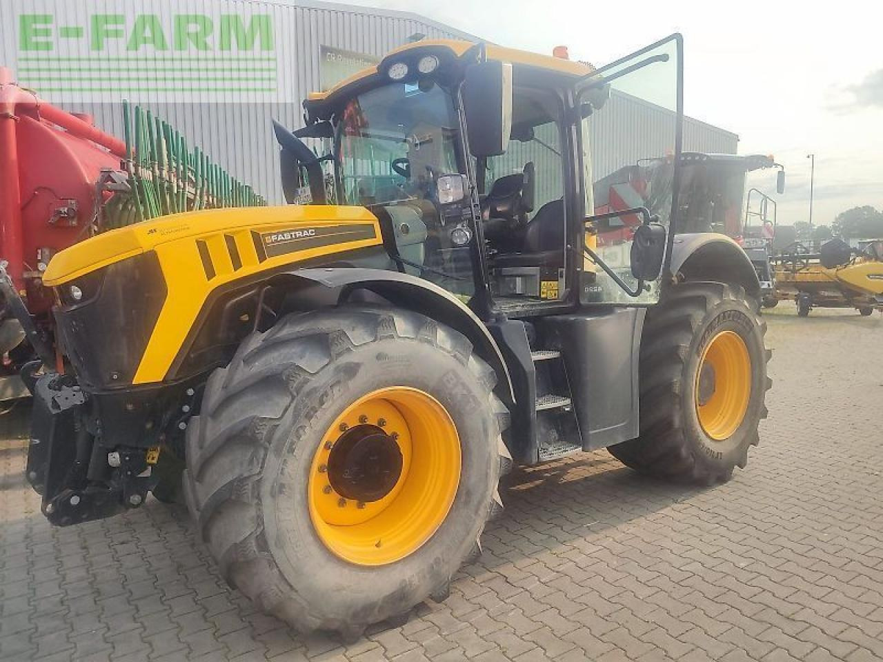 JCB 4220 fastrac - Traktor: obrázok 4 JCB 4220 fastrac - Traktor: obrázok 4