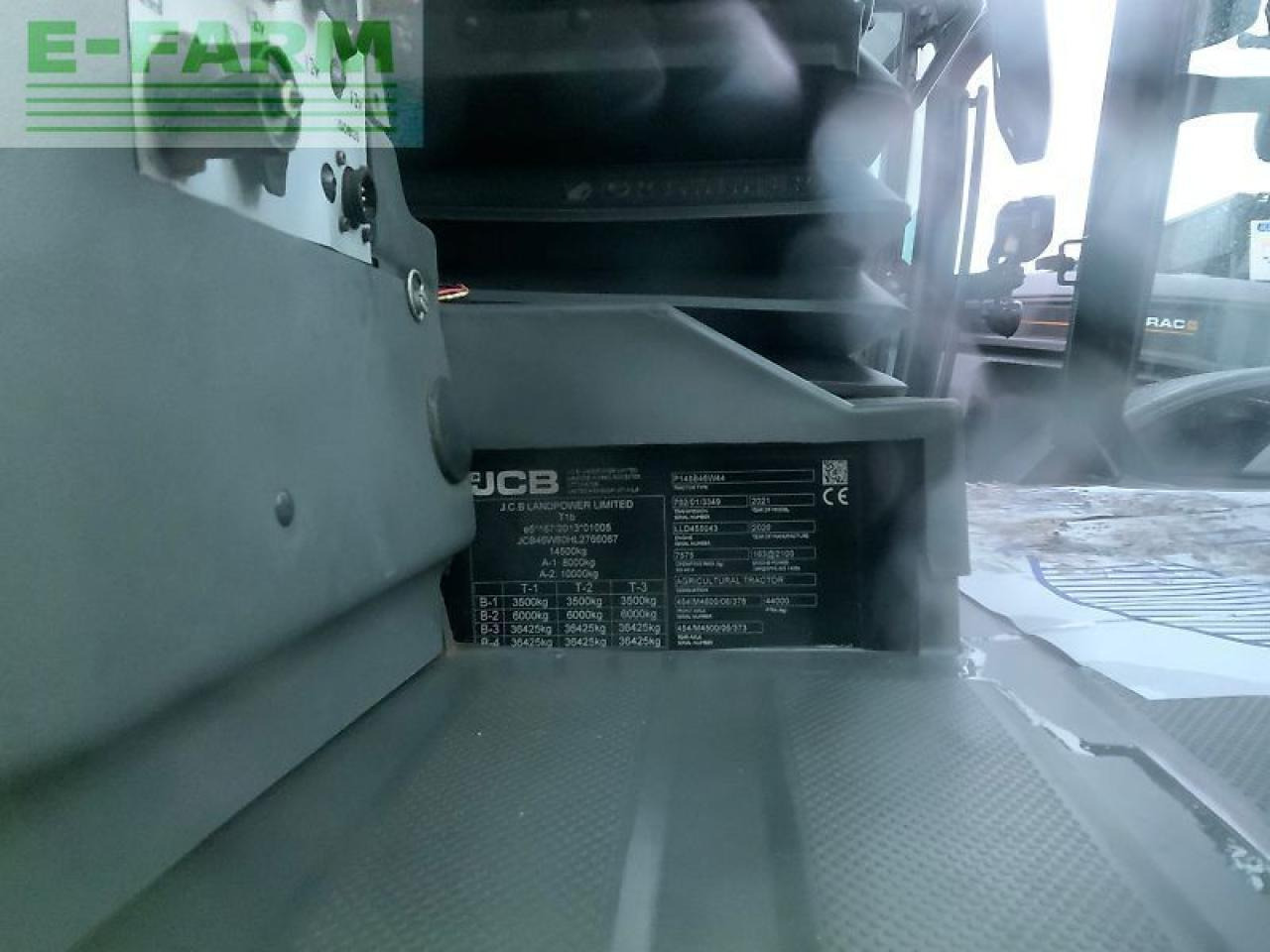 Traktor JCB 4220 fastrac tractor (st24925): obrázok 17 Traktor JCB 4220 fastrac tractor (st24925): obrázok 17