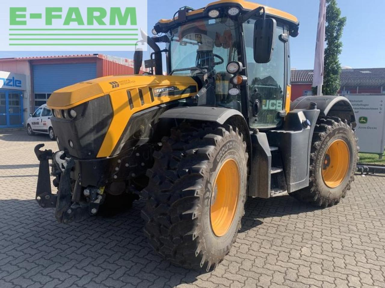 JCB 4220 fasttrac mit jd-autotrac vorbereitung + stoll - Traktor: obrázok 1 JCB 4220 fasttrac mit jd-autotrac vorbereitung + stoll - Traktor: obrázok 1