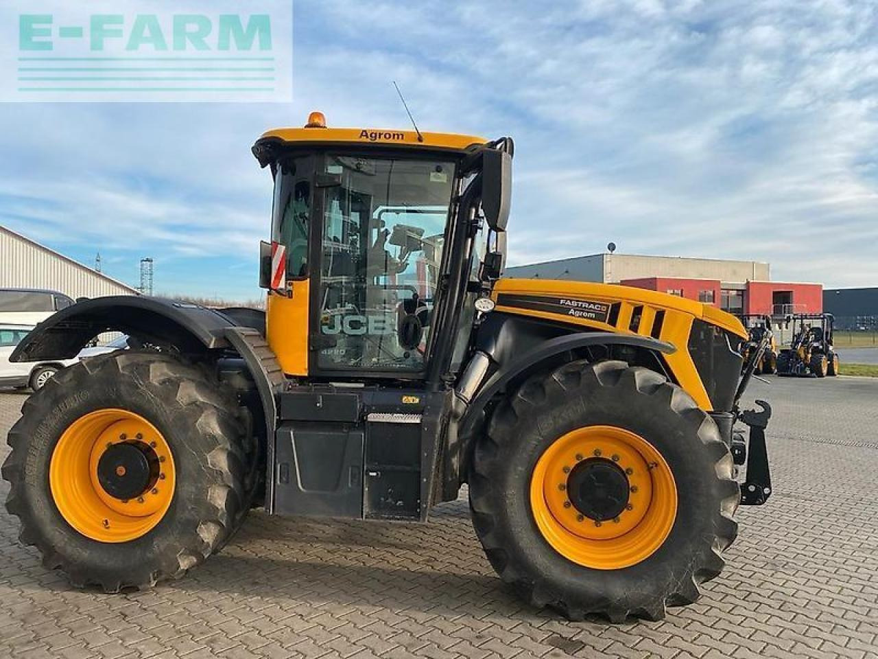 JCB 4220 fatsrac - Traktor: obrázok 3 JCB 4220 fatsrac - Traktor: obrázok 3