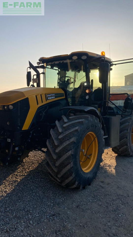 JCB Fastrac 4220 - Traktor: obrázok 1 JCB Fastrac 4220 - Traktor: obrázok 1