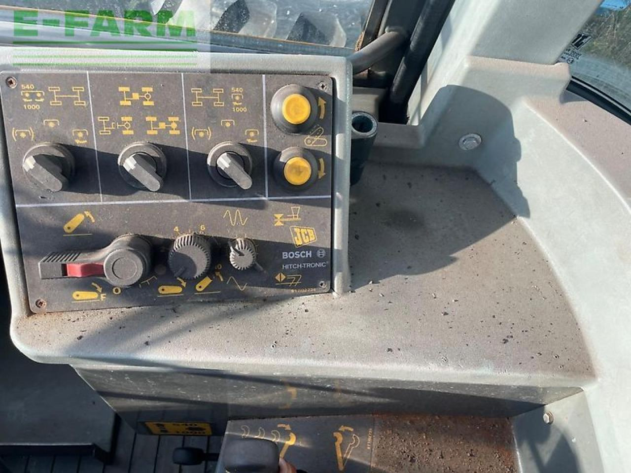 JCB fastrac 150 - Traktor: obrázok 5 JCB fastrac 150 - Traktor: obrázok 5