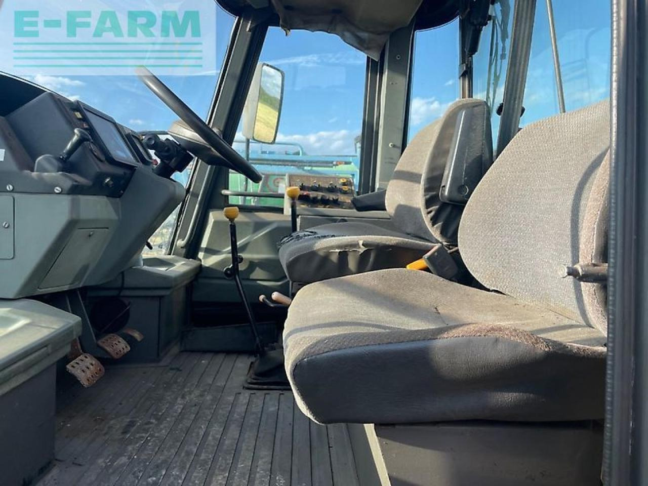 JCB fastrac 150 - Traktor: obrázok 3 JCB fastrac 150 - Traktor: obrázok 3