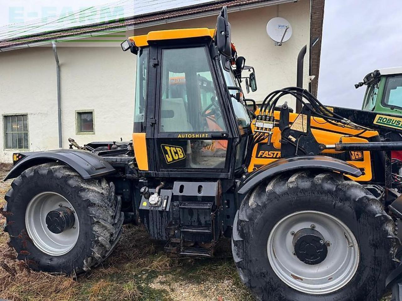 JCB fastrac 2115 / 4ws - Traktor: obrázok 5 JCB fastrac 2115 / 4ws - Traktor: obrázok 5