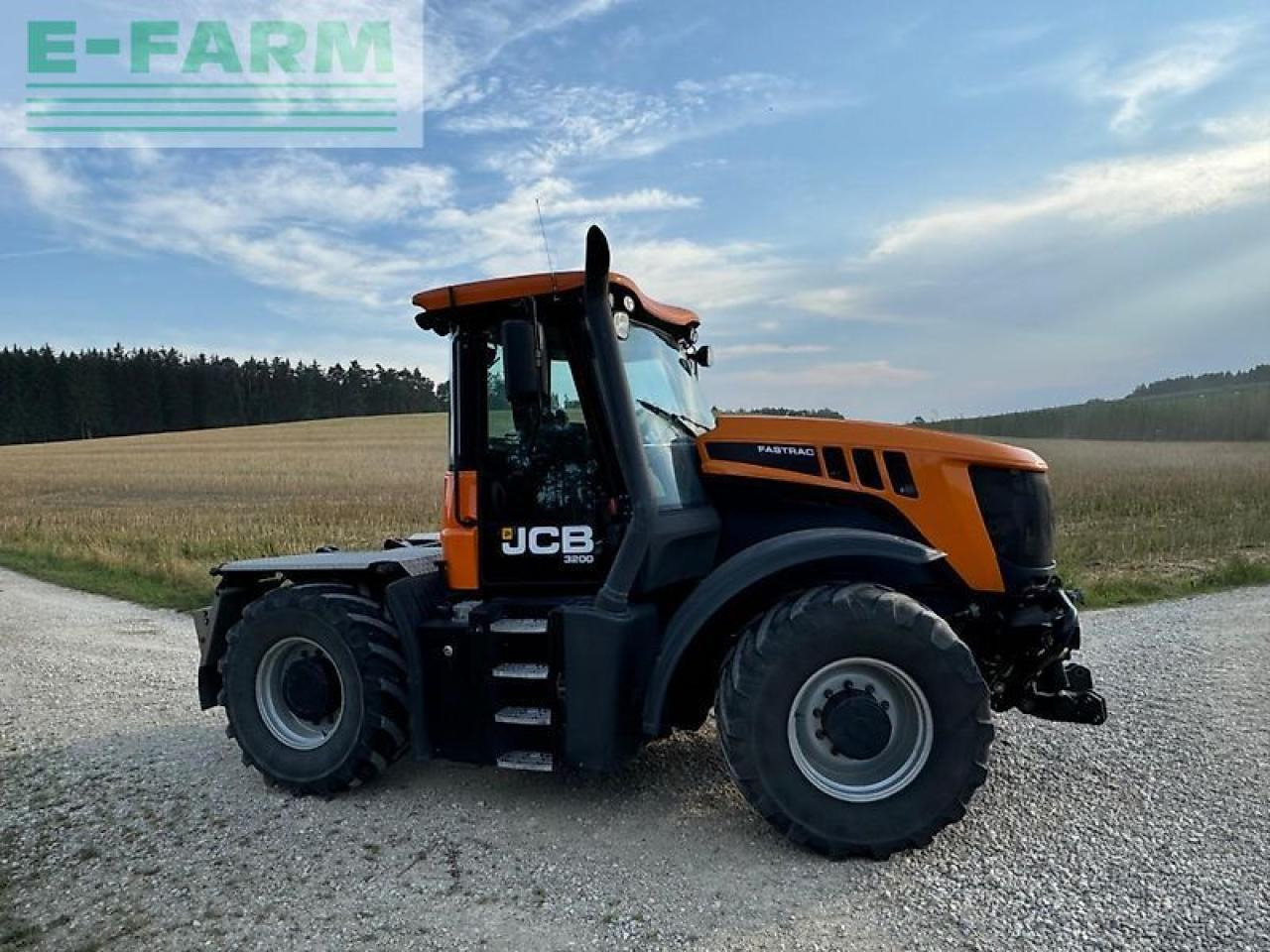 JCB fastrac 3200 xtra sisu - Traktor: obrázok 5 JCB fastrac 3200 xtra sisu - Traktor: obrázok 5