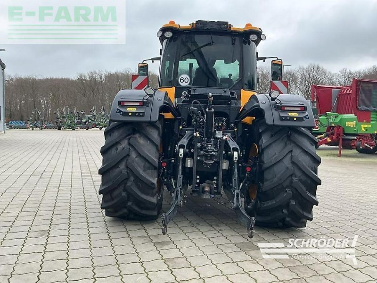 JCB fastrac 4220 - Traktor: obrázok 4 JCB fastrac 4220 - Traktor: obrázok 4